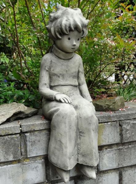 DER KLEINE PRINZ als Kantenhocker | Antoine de Saint-Exupéry©